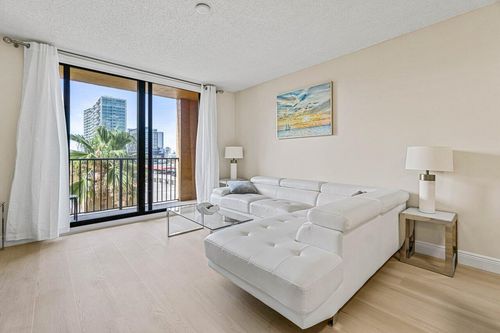 apt-408-651 Okeechobee Blvd, West Palm Beach, FL, 33401-6034 | Card Image