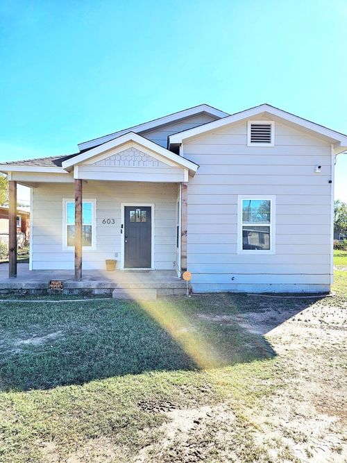603 W 17th St, San Angelo, TX, 76903-4503 | Card Image