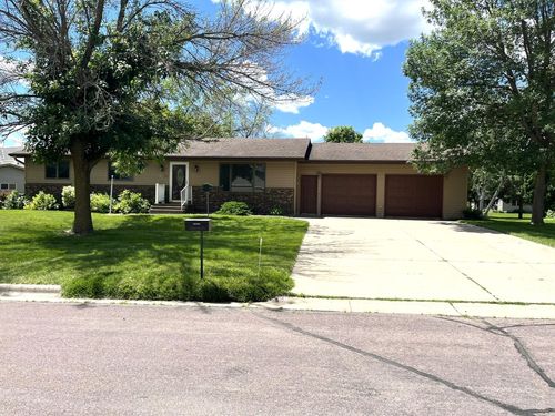 1570 Meadowlark Ln, Fairmont, MN, 56031-4586 | Card Image