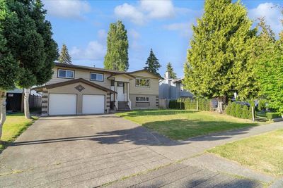 14567 Chartwell Dr, House other with 5 bedrooms, 2 bathrooms and 6 parking in Surrey BC | Image 2