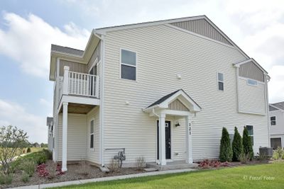 121 Kingsport Drive, Townhouse with 2 bedrooms, 2 bathrooms and 2 parking in South Elgin IL | Image 2