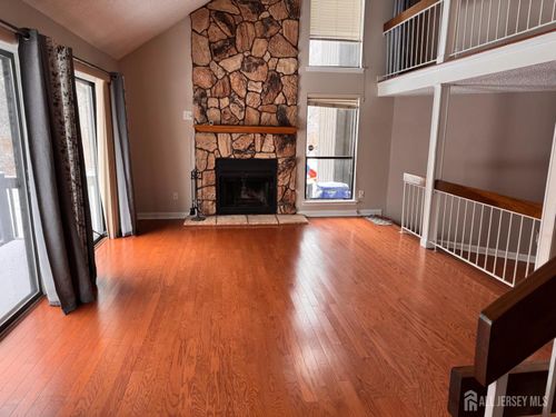 276 Westgate Dr, Edison, NJ, 08820-1167 | Card Image