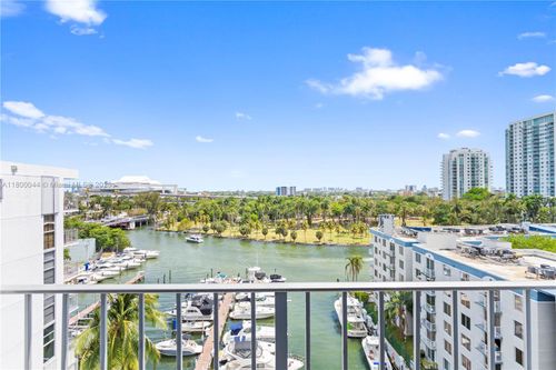 apt-1001-1700 Nw North River Dr, Miami, FL, 33125-2352 | Card Image