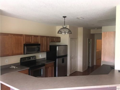 142-16941 Hawick Ln, Romulus, MI, 48174-3192 | Card Image