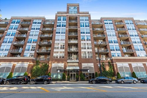 apt-823-111 S Morgan St, CHICAGO, IL, 60607-2736 | Card Image