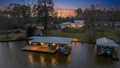 2118 W Lake Dr, Gladewater, TX, 75647-3202 | Card Image