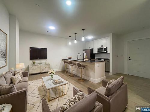 58 Union St, Newark, NJ, 07105-1450 | Card Image