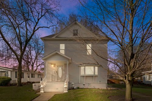 520 E 4th St, Momence, IL, 60954-1314 | Card Image