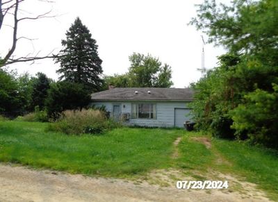 3569 W Egan Road, House other with 2 bedrooms, 1 bathrooms and 1 parking in Leaf River IL | Image 2