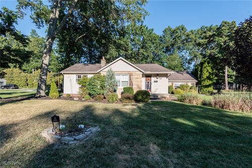 161 Tomahawk Dr, Avon Lake, OH, 44012-1923 | Card Image