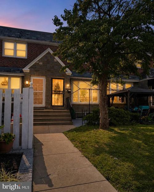 7456 Rhoads St, PHILADELPHIA, PA, 19151-2922 | Card Image