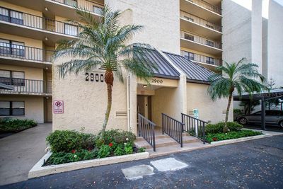 4G - 2900 Cove Cay Drive, Condo with 3 bedrooms, 2 bathrooms and null parking in Clearwater FL | Image 1