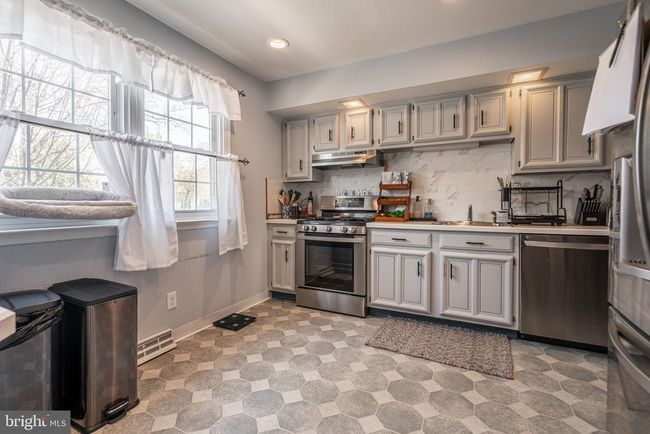 C13 - 12 E Maple Ave, Townhouse with 3 bedrooms, 3 bathrooms and null parking in MERCHANTVILLE NJ | Image 6