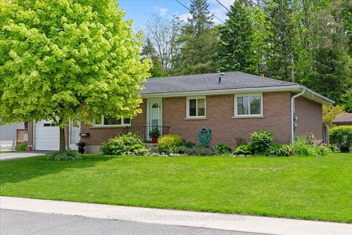 111 Robert Rd, Norwood, ON, K0L2V0 | Card Image