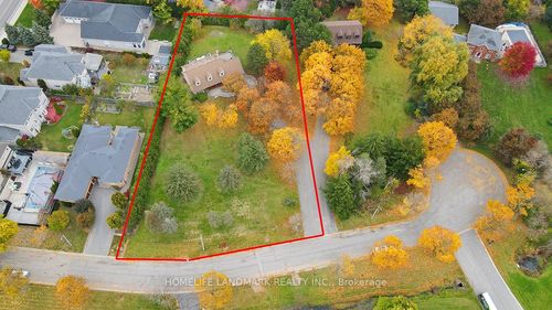 99 Burndean Crt, Richmond Hill, ON, L4C9W5 | Card Image