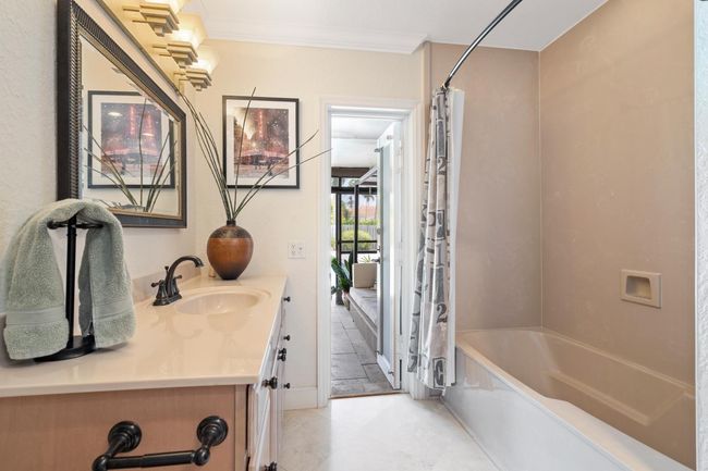 2750 Ne 45 Th St, House other with 3 bedrooms, 2 bathrooms and null parking in Lighthouse Point FL | Image 11