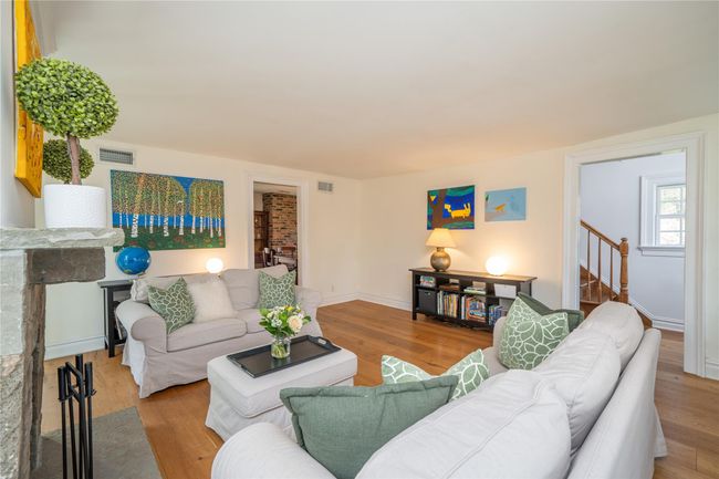 Living Room looking into the dining room and entry hall | Image 5