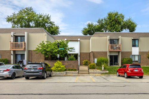 206-7300 Fairview Ave, Downers Grove, IL, 60516-4158 | Card Image