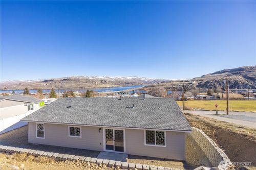358 Ives St, Pateros, WA, 98846 | Card Image