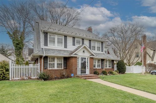 100 Stratford Rd, W Hempstead, NY, 11552-1745 | Card Image