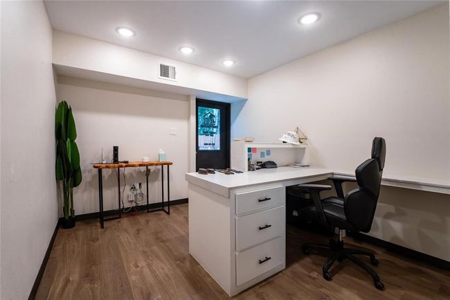 9305 Emnora Ln, House other with 2 bedrooms, 2 bathrooms and 1 parking in Houston TX | Image 33