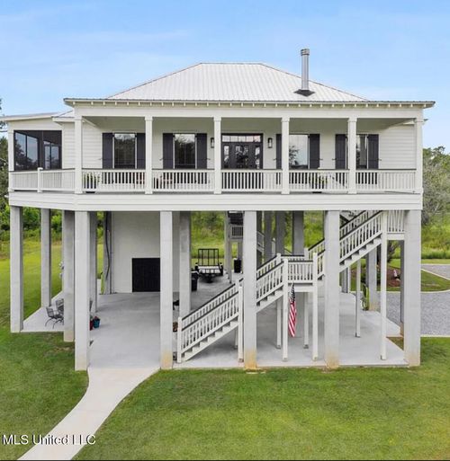 106 Burnett St, Bay Saint Louis, MS, 39520-3813 | Card Image