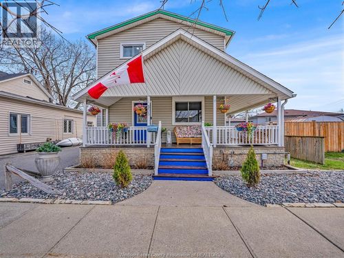 303 King St, Amherstburg, ON, N9V2C8 | Card Image