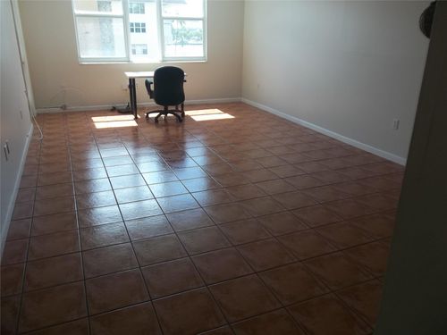 302-1893 S Ocean Dr, Hallandale Beach, FL, 33009-7633 | Card Image
