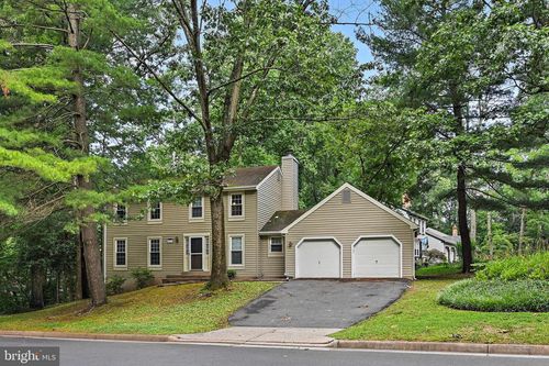 5847 New England Woods Dr, BURKE, VA, 22015-2963 | Card Image