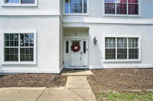 8 Compass Ct, Portsmouth, VA, 23703-5345 | Card Image