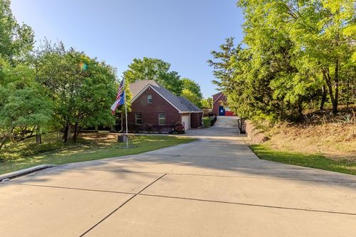129 Horizon Cir, Azle, TX, 76020-1640 | Card Image