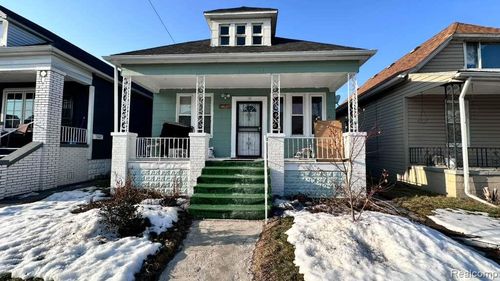 2393 Botsford St, Hamtramck, MI, 48212-2660 | Card Image