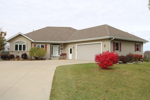5220 High Ridge Trl, West Bend, WI, 53095-7867 | Card Image