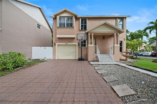 381 Nw 102nd Ter, Pembroke Pines, FL, 33026-3993 | Card Image