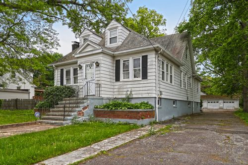 16 Hillside St, West Haven, CT, 06516-1024 | Card Image