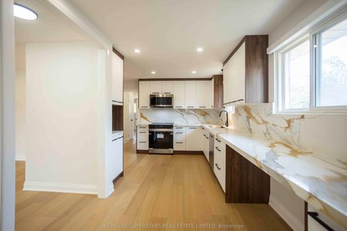 upper-15 Shademaster Crt, Scarborough, ON, M1B1Y5 | Card Image