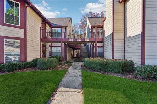 909 Wentworth Ct, Alpharetta, GA, 30022-5380 | Card Image