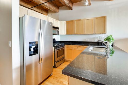 apt-409-520 W Huron St, Chicago, IL, 60654-3438 | Card Image