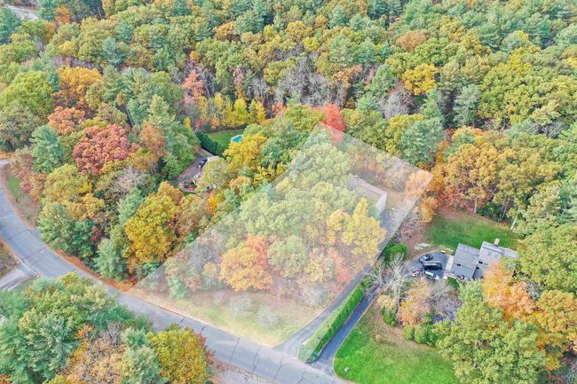 8 Windsor Blvd, House other with 3 bedrooms, 3 bathrooms and null parking in Londonderry NH | Image 4