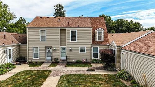 8111 N Stoddard Ave, Kansas City, MO, 64152-2027 | Card Image