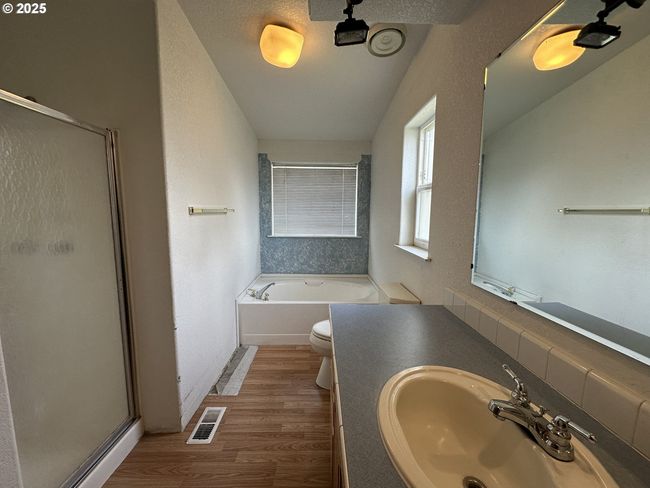 404 Second St, House other with 3 bedrooms, 2 bathrooms and null parking in Fossil OR | Image 9