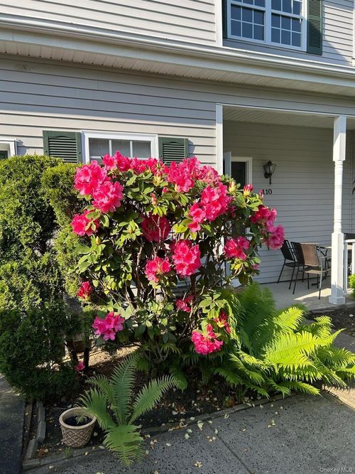 110 Willow Wood Dr, Oakdale, NY, 11769-1600 | Card Image