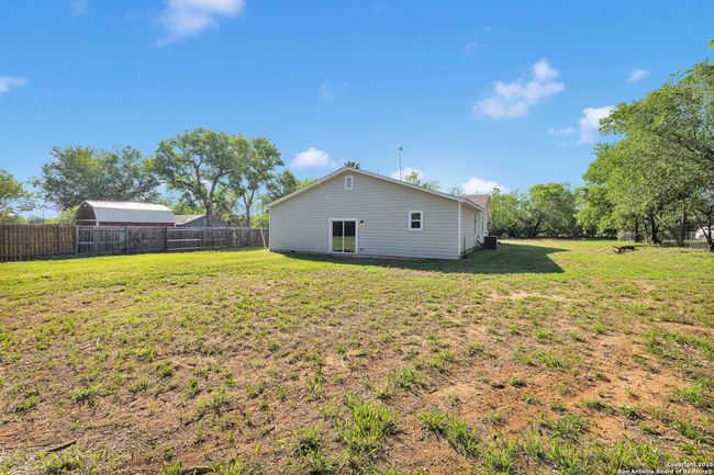 14170 Michael Run, House other with 4 bedrooms, 3 bathrooms and null parking in Lytle TX | Image 8