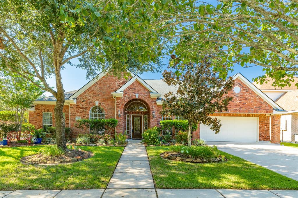 Oak Forest Dr, League City, TX 77573