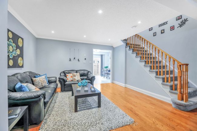 43 Sassafras Cir, House attached with 4 bedrooms, 4 bathrooms and 2 parking in Thornhill ON | Image 10