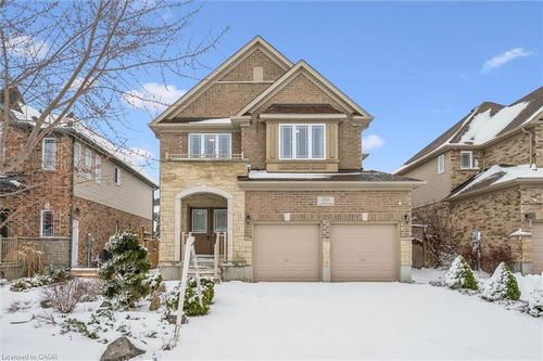 130 Coopershawk St, Kitchener, ON, N2K4J3 | Card Image