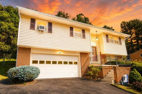 812 N Coalter St, STAUNTON, VA, 24401-3408 | Card Image