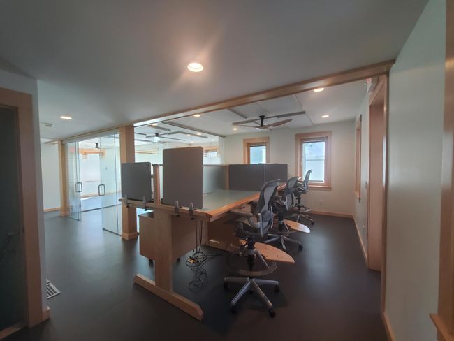 Main floor work stations | Image 17