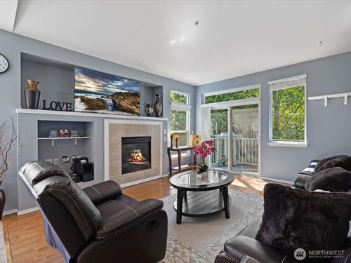 c301-12712 Admiralty Way, Everett, WA, 98204-8017 | Card Image
