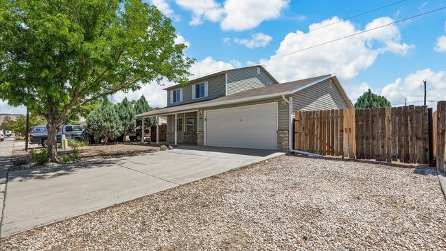 484 Fox Run St, House other with 3 bedrooms, 3 bathrooms and null parking in Clifton CO | Image 6